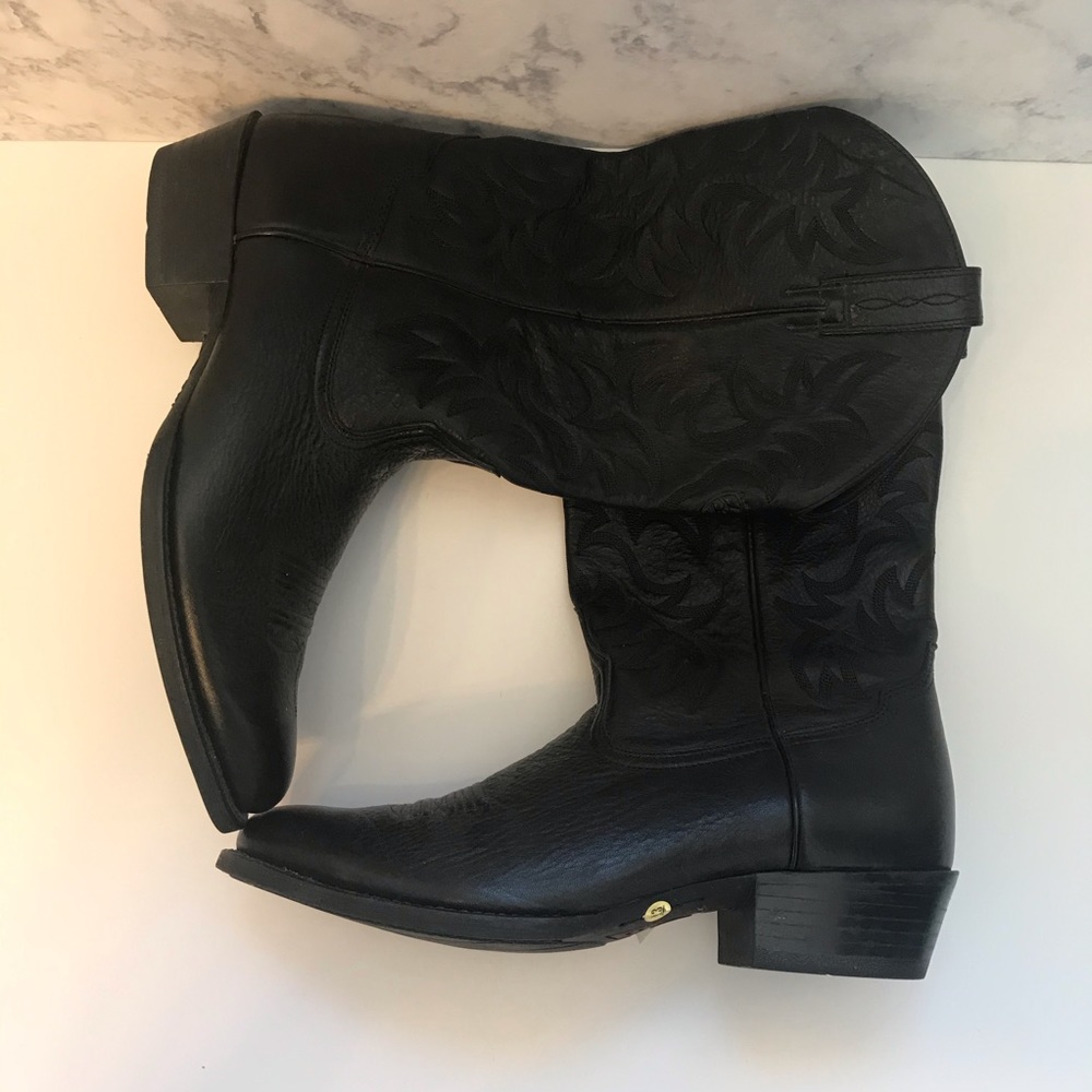 Ariat engraved raised heel leather cowboy boots